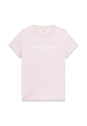 Lichtroze T-shirt met korte mouwen, ronde hals en witte, verhoogde tekst "GUESS JEANS" in het midden van de borst.