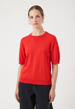 YASLENA  - T-shirts - fiery red