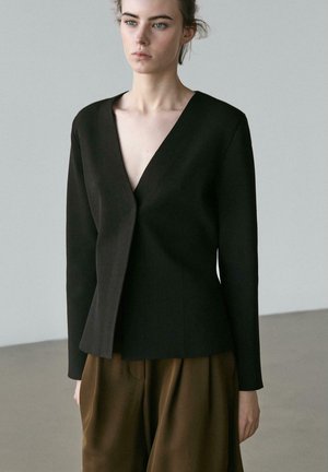 V-NECK WITH FASTENING DETAIL - Gilet - black