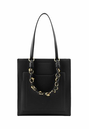 Sac cabas en cuir noir avec longues bandoulières et détail décoratif en chaîne dorée sur la poche avant.