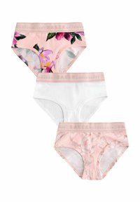 Trois paires de sous-vêtements féminins : une avec un motif floral rose, une blanche et une rose avec un motif de rubans ; toutes ont une taille en rose clair.