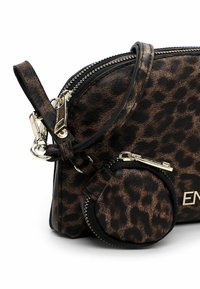 Borsa a tracolla con stampa leopardata, esterno in finta pelle testurizzata, hardware in tonalità oro e pochette rotonda per monete staccabile.