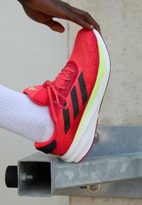 adidas Performance SUPERNOVA STRIDE Laufschuh Straße bright