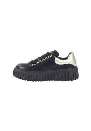 - Sneakersy niskie