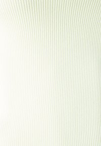Lichtgroene ribbelstof met een zachte textuur en gelijkmatig verdeelde verticale strepen, die een glad en rekbaar ontwerp toont.