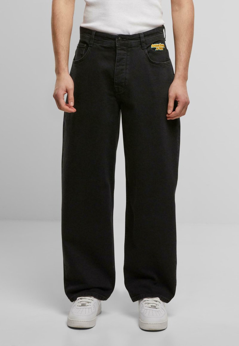 Schwarze weit geschnittene Jeans aus Denim, ausgestattet mit zwei vorderen Taschen, einer Gesäßtasche und gesticktem Logo am Bund.