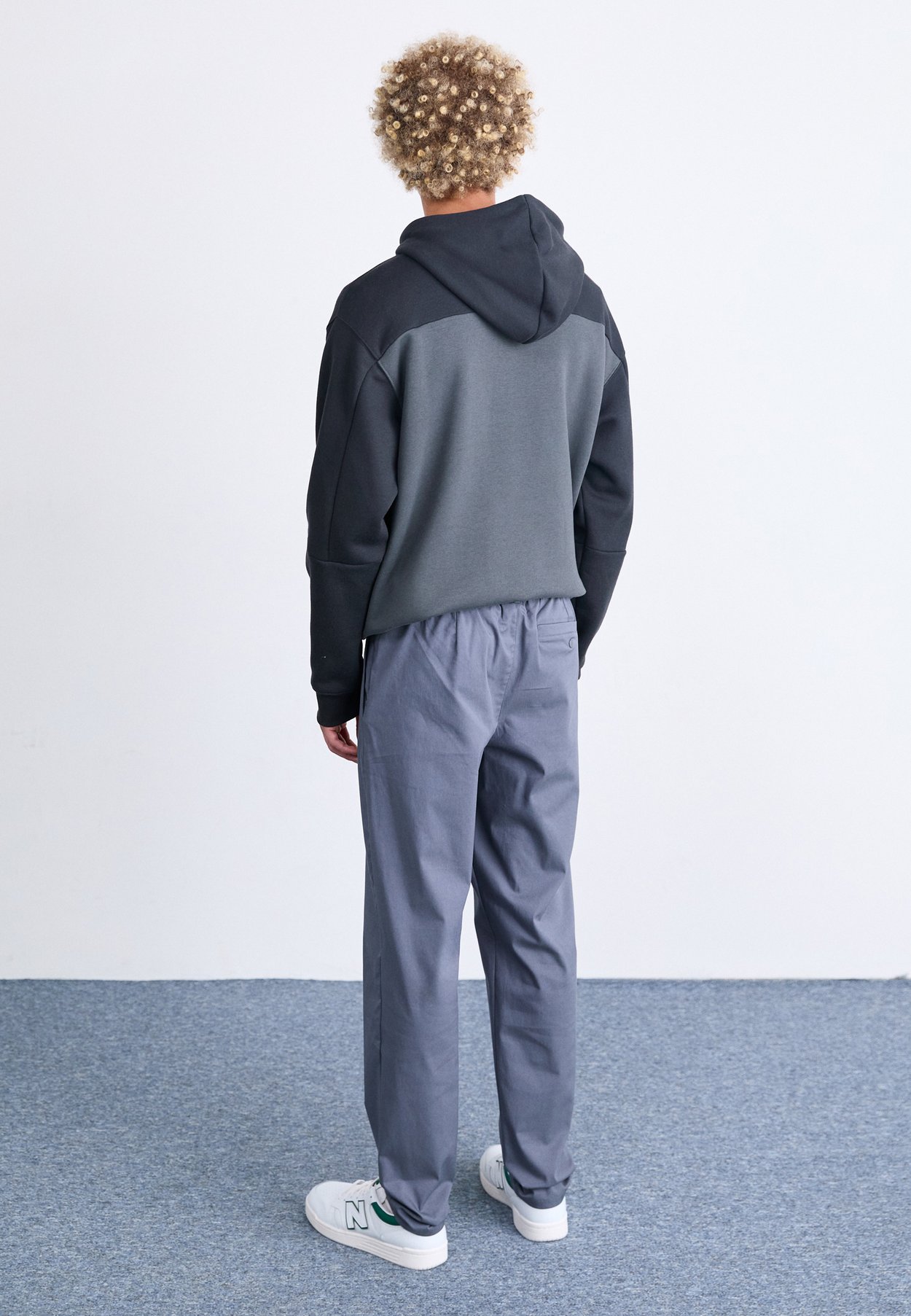 ATHLETICS STANDARD TAPERED PANT 
