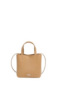 Borsa tote in pelle color tan con manici corti e tracolla rimovibile. Presenta un design minimalista e il logo del marchio sul davanti.
