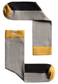 Unselected, concrete