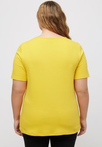 Ulla Popken Jednoduché tričko - yellow