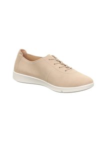 Beige Wildlederschuh mit Schnürung, weißer Gummisohle, niedrigem Absatz und runder Zehenpartie, vor einem schlichten weißen Hintergrund dargestellt.