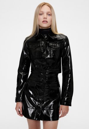 GAP GAPSTUDIO VEGAN PATENT LEATHER CROP JACKET - Keinonahkatakki - black