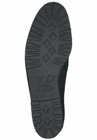 Schwarze Gummisohle mit einem strukturierten Grip-Muster, das Rillen und Kreuzungen aufweist, gekennzeichnet mit dem Logo "pg."