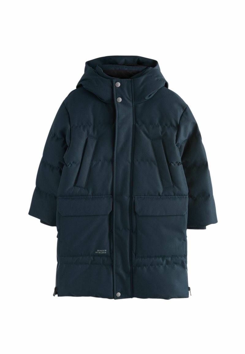 Parka călduros de culoare albastră închisă, cu glugă, două buzunare pe piept și două buzunare frontale. Dispune de fermoar și închidere cu capse. Textură netedă.
