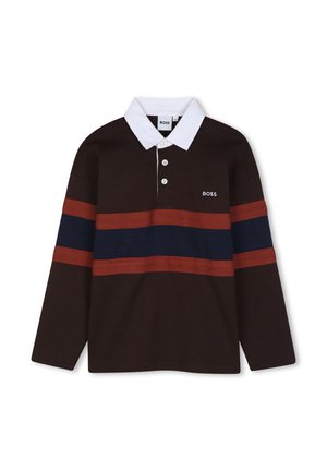Bruin poloshirt met lange mouwen, witte kraag, drie knopen aan de voorkant, twee horizontale roestkleurige en marineblauwe strepen en het "BOSS" logo op de borst.