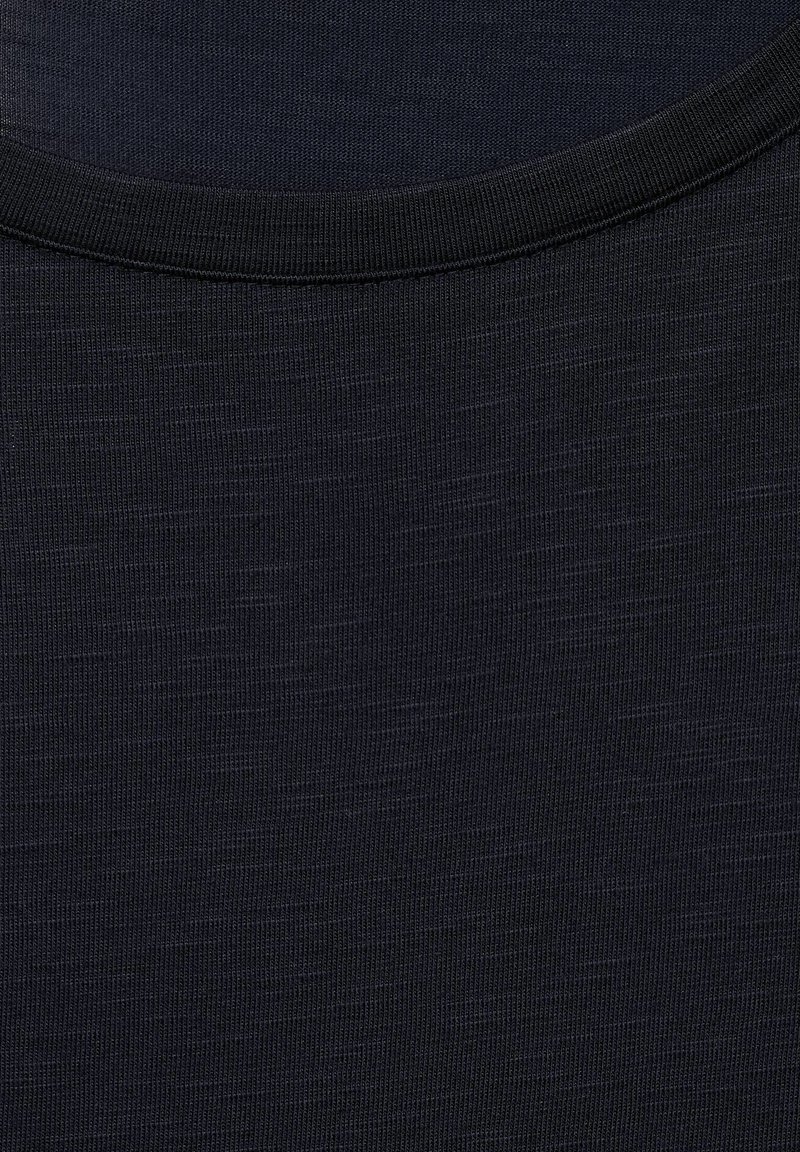 Damen T-Shirts | Street One MIT RIPP DETAILS T-Shirt basic blau/dunkelblau - WQ18012 Damen T-Shirts | Street One MIT RIPP DETAILS T-Shirt basic blau/dunkelblau - WQ18012