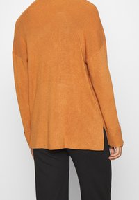 Lounge Nine Sweter