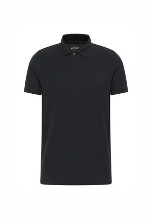 Juodas polo marškinėliai, pagaminti iš medvilnės, su klasikiniu apykakle, dviem mygtukais, trumpomis rankovėmis ir mažu siuvinėtu logotipu krūtinėje.