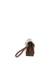 Borsa a tracolla in pelle marrone con un design strutturato, chiusura con zip e tracolla rimovibile. Finitura testurizzata con cuciture a contrasto.