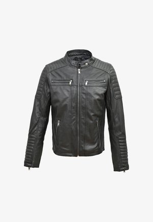 Schwarze Lederjacke mit einem Reißverschluss vorn, gesteppten Schulter- und Ärmelakzenten, zwei vorderen Reißverschlusstaschen und einem Stehkragen.