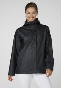 Czarna wodoodporna kurtka z pełnym zamkiem i regulowanym kapturem. Posiada boczne kieszenie oraz gładkie, błyszczące wykończenie.