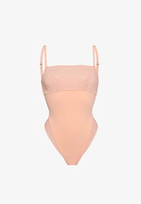 Selezionato, rose tan