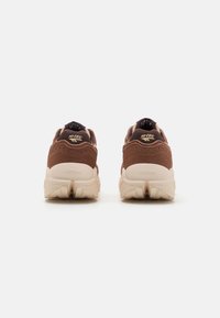 HI-TEC HTS74 SHADOW UNISEX  - Trainers - myristica/chocolate plum/almond peach