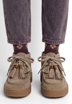 Tamaris, SNEAKER - Plateaustiefelette - taupe