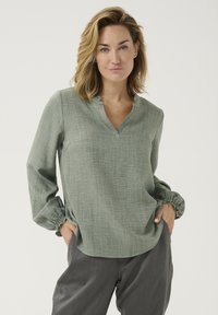 Unselected, jungle green cc