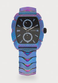 Rechteckige Uhr mit schwarzem Zifferblatt, silbernen Akzenten und einem mehrfarbigen, strukturierten Armband. Verfügt über zwei Unterdials und ein strukturiertes, gemustertes Band.