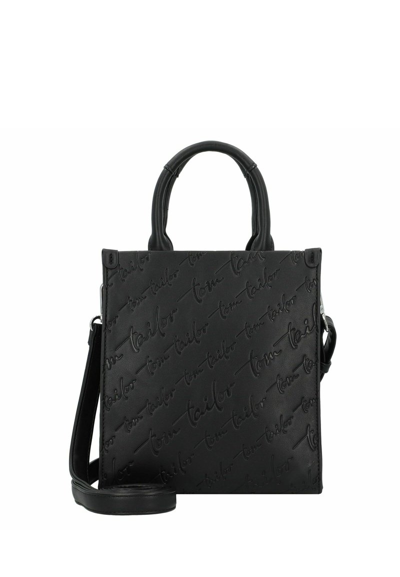 Sac à main noir embossé avec une forme structurée, deux poignées et une bandoulière amovible. Présente un motif de logo sur toute la surface.