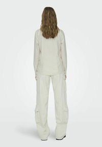 ONLY ONLALEXA SHIRT ANA - Blusa - ecru