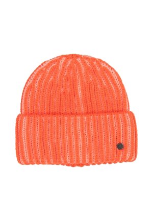 Gorra de punto naranja brillante con textura acanalada y un dobladillo doblado que presenta una pequeña etiqueta redonda negra.