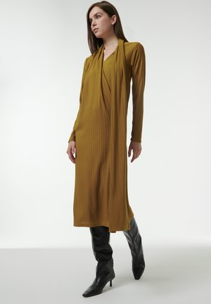 TEXTURED WITH SCARF DETAIL - Robe de jour - mustard yellow