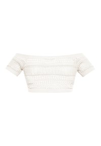 Off-the-shoulder crop top dalam kain rajut krim, memiliki pola tekstur dan lengan pendek, dengan siluet yang pas dan tepi bergaris.