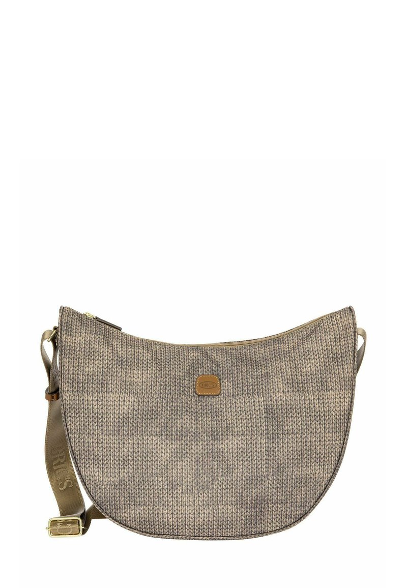 Borsa a tracolla in tessuto marrone e beige con tracolla regolabile e chiusura a cerniera superiore, marchiata con una piccola targhetta in pelle.