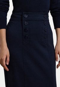 Lauren Ralph Lauren Petite PONTE SAILOR PENCIL SKIRT - Pieštukinis sijonas - lauren navy