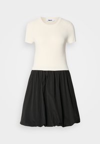 MIX MEDIA BUBBLE DRESS - Denné šaty - coconut/black