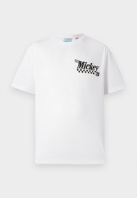 Bílé bavlněné tričko s černou grafikou, na které je nápis "Mickey", a kostkovaným vzorem, s krátkými rukávy a klasickým kulatým výstřihem.