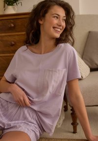 Next SHORT SLEEVE - REGULAR FIT - Pyžamová súprava - lilac purple stripe