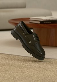 Επιλέχθηκε, black