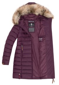 Abrigo tipo puffer Marikoo en morado oscuro con capucha de piel sintética, textura acolchada, bolsillos laterales con cremallera y etiqueta de la marca en el forro interior.