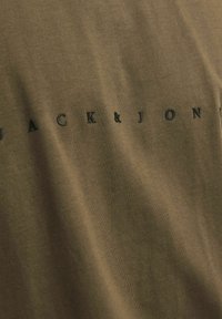 Jack & Jones ESTAR SS NOOS - Majica kratkih rukava s printom - canteen