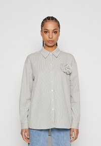 ONLY - ONLMILLE RIA LOOSE  - Button-down blouse - moonbeam/naval academy Thumbnail Image 1