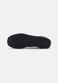 EA7 Emporio Armani LACES UNISEX - Sportcipő - black