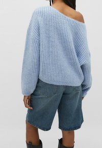 Stradivarius Sweter
