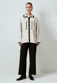 Touché Privé GOLD BUTTONED - Overgangsjakke - cream