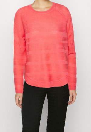 Stickad tröja - coral