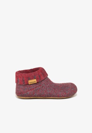 Røde og grå filt slippers med en ribbet manchet, der har et beige mærke. Rund tå og blød, struktureret overflade med en flad sål.