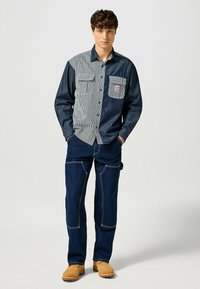 Wrangler CASEY COLORBLOCK SHIRT - Camisa - mixed denim